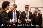 Rektor Professor Erich Keller stellt die neuen Professoren Urs Lendermann und Matthias Goeken sowie den designierten neuen Stel