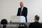 Carl-Ludwig Thiele, Mitglied des Vorstands der Deutschen, bei der Eröffnungsrede der Fachtagung