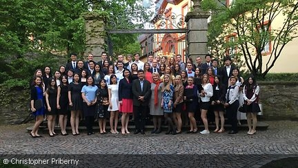 Gruppenbild im Schlosshof
