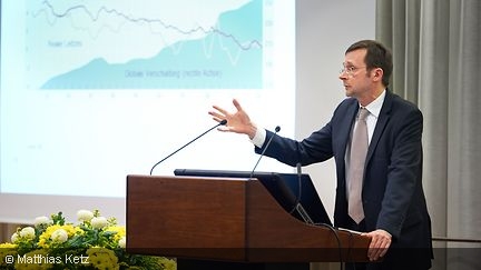 Ulrich Kater, Chefvolkswirt der DEKA-Bank, bei einem Vortrag in der Hochschule der Bundesbank in Hachenburg