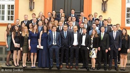 Gruppenfoto der Bachelor-Absolventen
