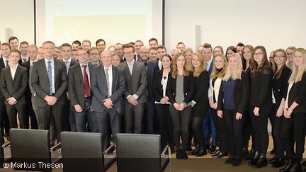 Gruppenbild der Studierenden mit Camille Thommes, Oliver Kruse und Claude Simon