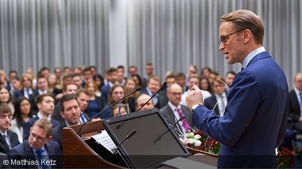 Jens Weidmann bei einer Rede vor Studierenden der Hochschule in Hachenburg