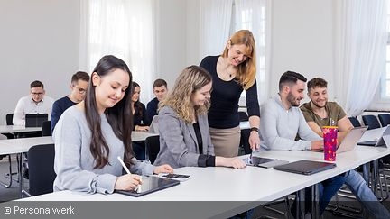 Studierende während einer Vorlesung in Hachenburg