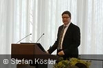Hans-Joachim Kohse, Leiter des Zentralbereichs Verwaltung und Bau, bei seiner Festrede