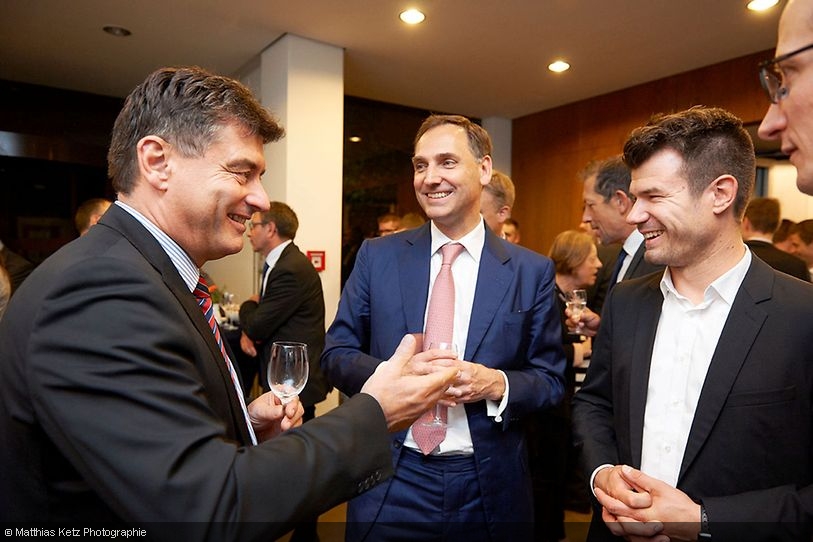 DeutscheBankVorstand in Hachenburg Wozu braucht man global